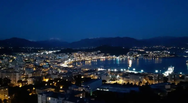 VILLA BELVEDERE D'AJACCIO, VILLA ENTIERE VUE MER POUR 2 à 10 VOYAGEURS, Varaa Villa Ajaccio 
