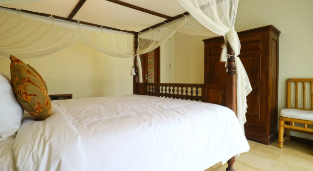 Baliana Villa Batu Belig, Rezervovat Vila Hotely v Bali se snídaní, Snídaně