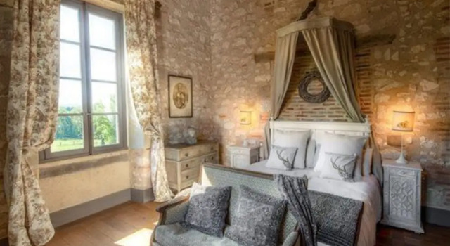 Château de Ronel, Rezerwuj Hotel Hotele w Senouillac z parkingiem, Parking
