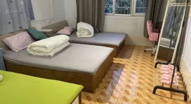 Кровать в общем номере (женский номер) Beihai Misty Youth Hostel