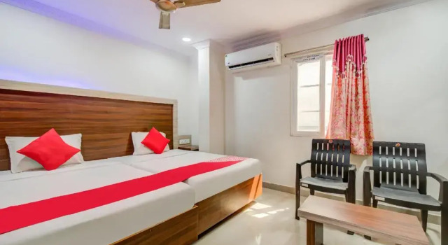 Hotel Apple Grand by OYO Rooms