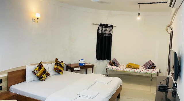 Hotel Shyam Farm House and Resort