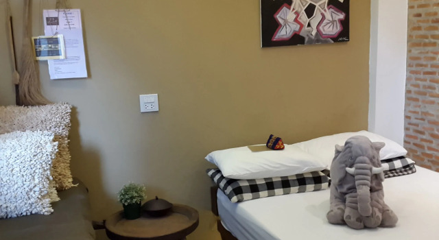 Baan Rare Guesthouse, Varaa Hotelli Hotellit North-Eastern Thailand pysäköinnillä, Pysäköinti