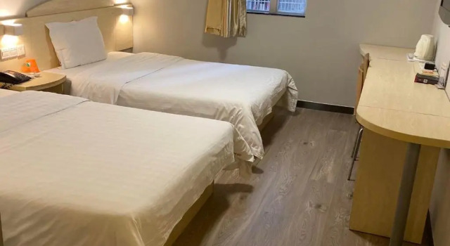 Двухместный номер Standard 7 Days Inn Guangzhou Tangxia Keyun Branch