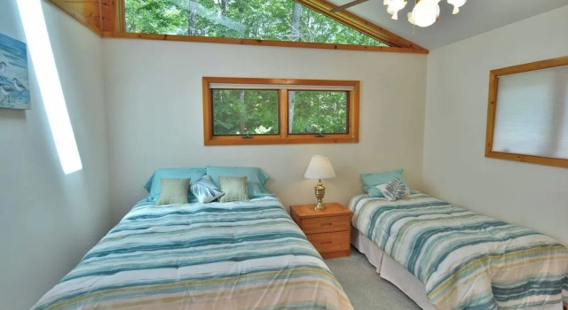 Sandy Shores 2 Bedroom Hotel Room by RedAwning, Забронировать Отель Государственный лесной заповедник Chequamegon США