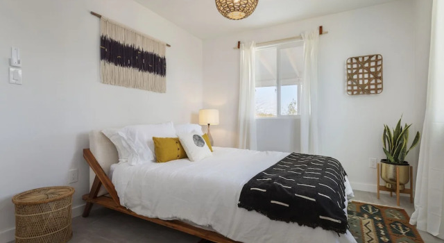 Коттедж Mojave Mesa - Desert Views & Desert Style 1 Bedroom Home by RedAwning