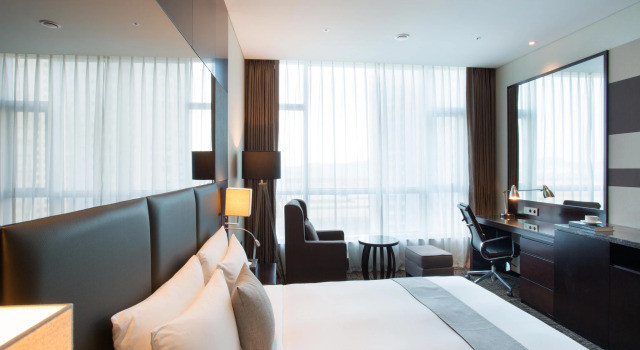 Двухместный номер Deluxe I Square Hotel