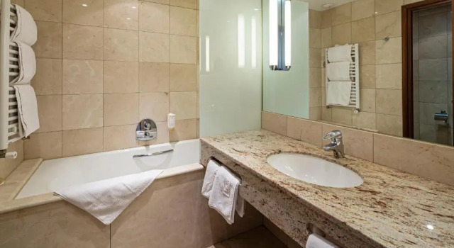 Двухместный номер Standard с видом на сад Hôtel Le Provençal - Rénové en 2025 - Bord de Mer