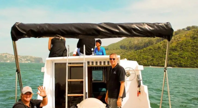 Knysna Houseboats, Reservar Hotel Hotéis em Knysna com estacionamento, Estacionamento