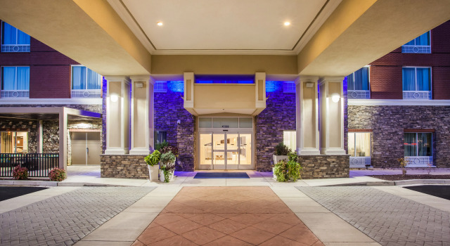 Holiday Inn Express & Suites Lexington Park California, an IHG Hotel, Prenota Hotel Lexington Park Maryland
