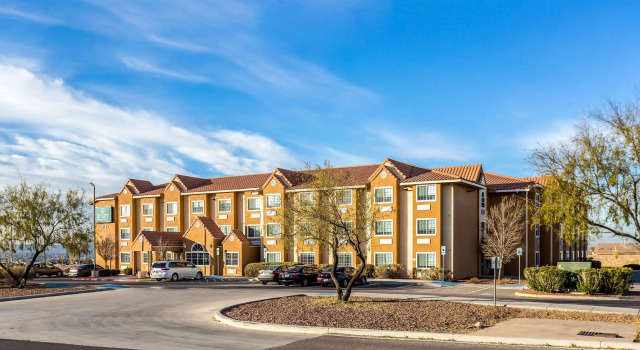 Quality Inn & Suites El Paso I-10, Buchen Sie Hotel Hotels in El Paso mit Pool, Schwimmbad