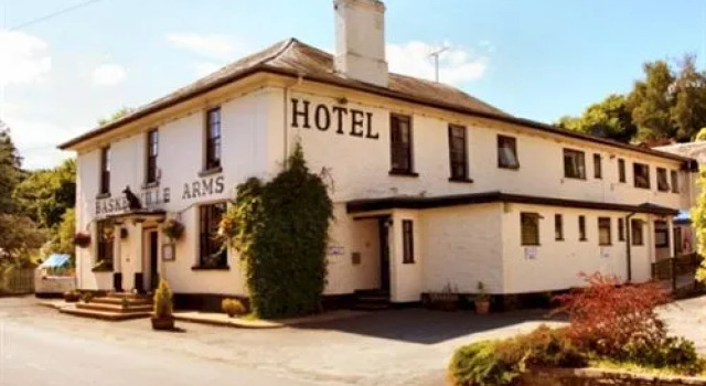 The Baskerville Arms, Book Hotel Hoteller i Clyro med parkering, Parkering