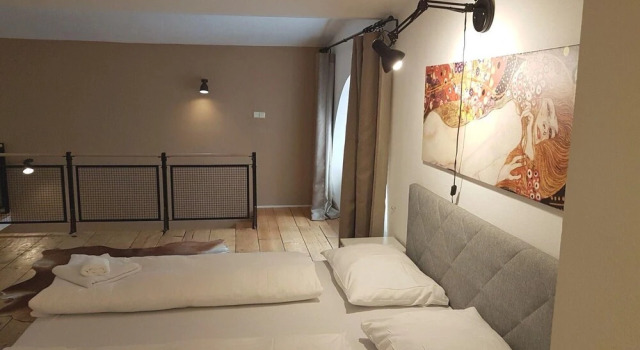 Großes Maisonette Aprt. Extrem Zentral, Забронировать Отель Отели Вены 3 звезды, рядом с Бюргертеатр, 3*