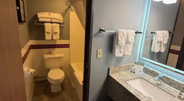 Двухместный номер Standard AmericInn by Wyndham St Cloud MN I-94