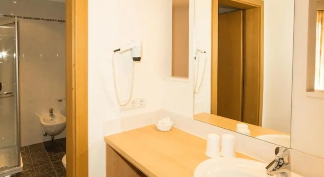 Трёхместный номер Standard с балконом Hotel Akelei