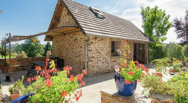 Comfortable gite in picturesque medieval village, Prenota Hotel Ségur-le-Château 