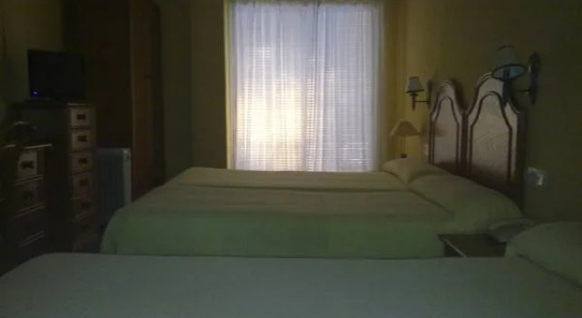 Hostal Victoria, Забронировать Отель Альтура Castellon Province