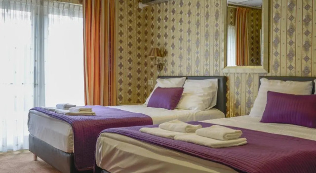 Четырёхместный номер Standard Hotel Zwanenburg Amsterdam Airport