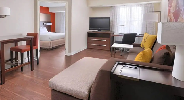 Четырёхместный люкс с 2 комнатами Residence Inn by Marriott San Antonio Airport/Alamo Heights