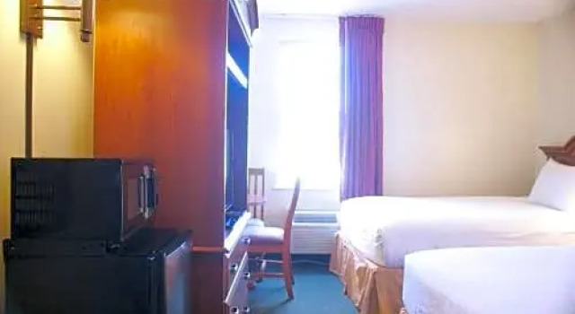 Четырёхместный номер Standard Inns of Virginia Falls Church