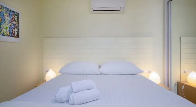 Villa Lola - Four Bedroom Villa With Sea View, Забронировать Вилла Виллы Лопуд, рядом с Частный пляж «Villa Lola», Вилла