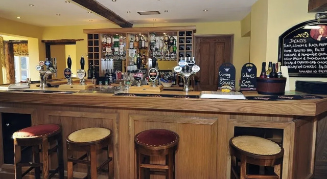 The George Hotel, Забронировать Отель Бриджнорт Шропшир, рядом с Станция-музей Бриджнорт