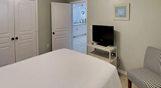 Emerald Isle Pensacola Beach by Southern Vacation Rentals