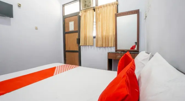 Hotel O Central Madiun Near Stasiun Kota Madiun, Book Hotel 4-stjernede hoteller i Madiun, 4*