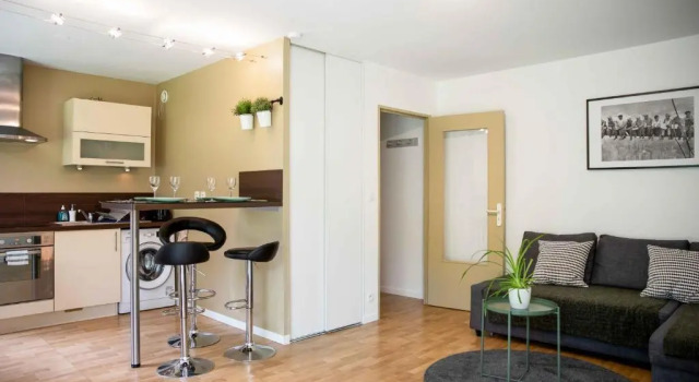 Апартаменты Chic Appartement avec Terrasse, Parking Privatif