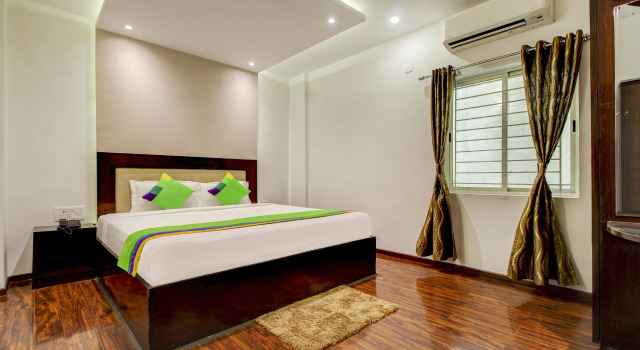 Номер Deluxe Treebo The Sai Leela Suites