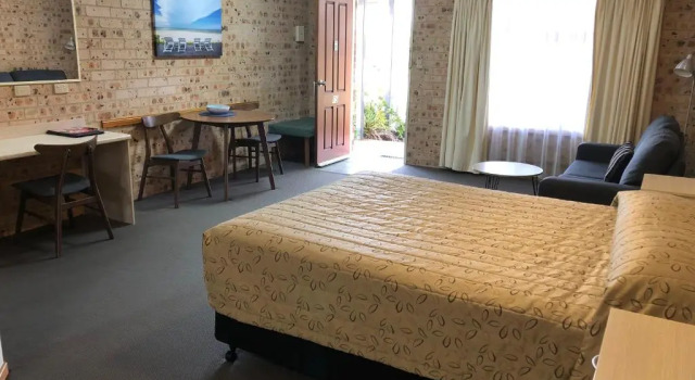 Семейный люкс Cardiff Motor Inn