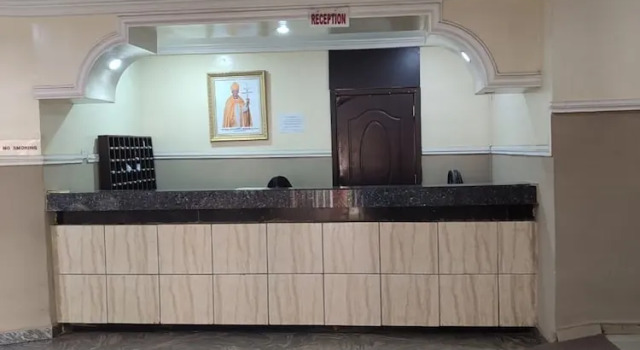 All Saints House, Prenota Hotel Hotel a Bwari con parcheggio, Parcheggio