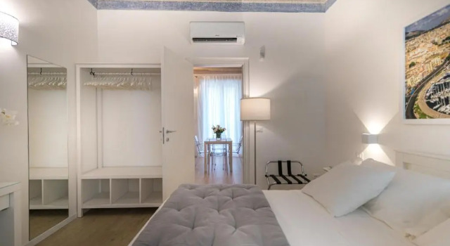 La Home42 Suite, Забронировать Отель Отели Палермо с парковкой, рядом с Кафедральный собор, Парковка