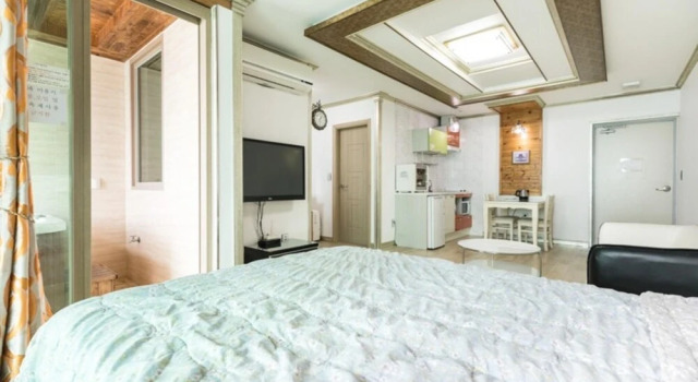 Yeosu Haeoreum Spa Pension (Beach, Spa)