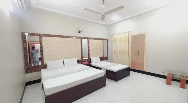 Rose Palace Guest House, Rezervasyon Misafirhane Gulshan-E-Jamal kahvaltılı oteller, Kahvaltı