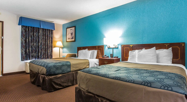 Четырёхместный номер Standard Economy Inn