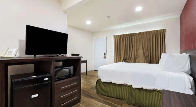 Четырёхместный номер Standard Econo Lodge Needles