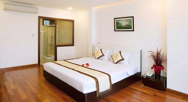 Hoang Linh Riverside Hotel, Забронировать Отель Отели Дананга муниципалитета 3 звезды, рядом с Музей изящных искусств Дананга, 3*