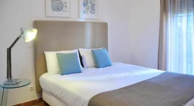 Townhouse Beach Pool Silver Coast C1, Rezervovat Hotel Hotely v Oeste s parkováním, Parkování