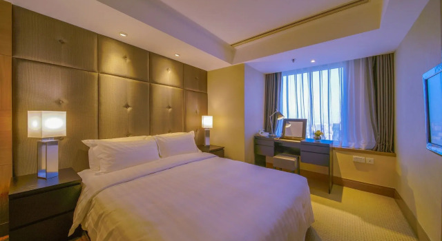 Jingguang Center Apartment Hotel
