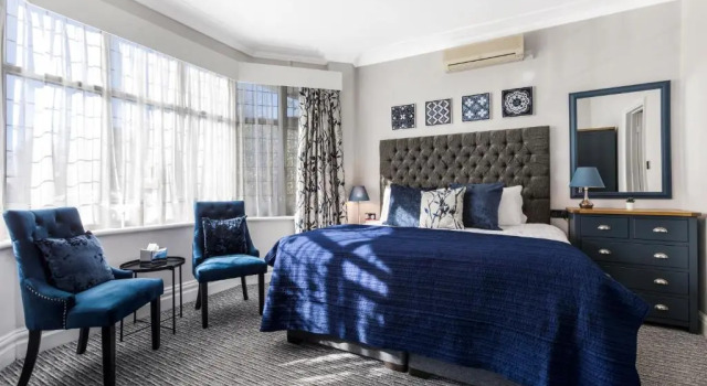 Двухместный номер King Martel Guest House Free Parking