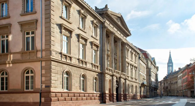 Hôtel LÉONOR the place to live By Stay Collection, Забронировать Отель Отели Страсбурга с парковкой, рядом с Площадь Республики, Парковка