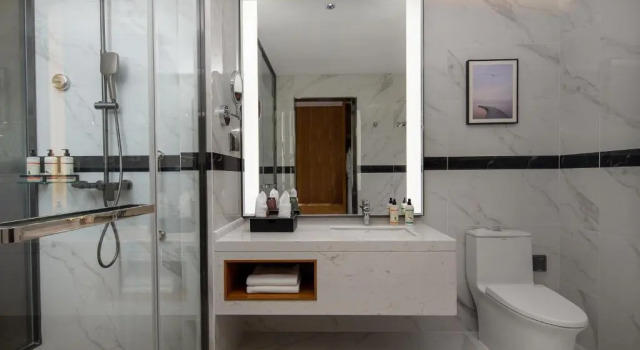 Номер Deluxe Ramada By Wyndham Maoming Dianbai