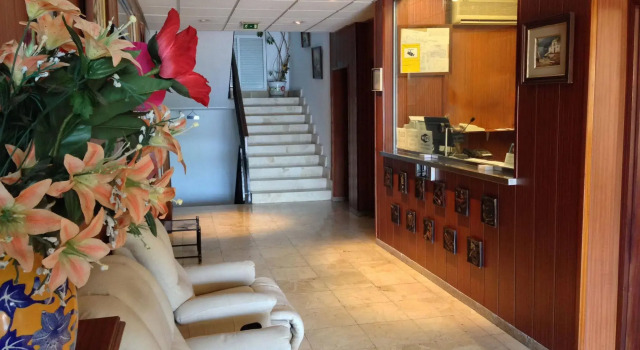Hotel Europa, Забронировать Отель Недорогие отели Альфас-дель-Пи, недорого