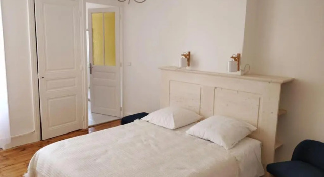 Le Cheylard, appartement spacieux et lumineux, Prenota Appartamento Hotel a Alvernia con parcheggio, Parcheggio