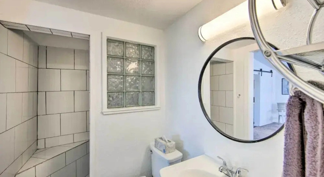 Коттедж Water Views + Deck: Gun Barrel City Cottage!