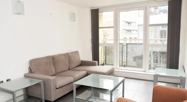 1 BR Home by Borough Market W/balcony, 2 Guests