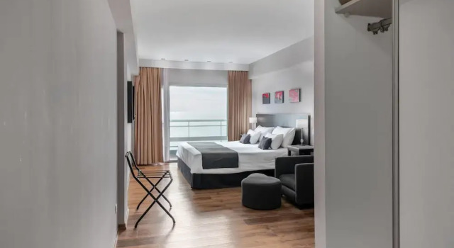 Номер Standard с балконом и с видом на океан Dazzler by Wyndham Puerto Madryn