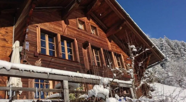 Chalet in Rougemont Near Ski Slopes, Prenota Chalet Rougemont Canton Berna