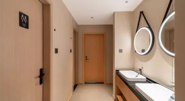 Кровать в общем номере (мужской номер) Shanghai Captain No. 5 Youth Hotel (West Suburb Bailian Branch of Shanghai Hongqiao Airport)